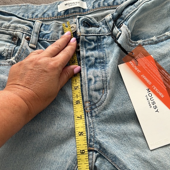 Moussy Vintage Yardley Distressed Jeans Size 28 NWT - Picture 14 of 16